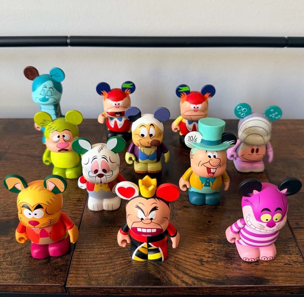 Disney Vinylmation Alice in Wonderland 11 Figures Partial Set Mad Hatter Hat